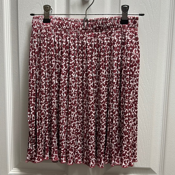 Silky pleated twirly skirt floral - Picture 2 of 3